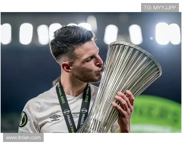 从新星到顶级中场：赖斯的荣誉与成长