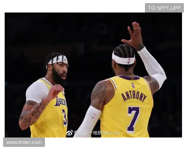 安东尼·戴维斯内线高效挡拆拉开空间助力湖人攻防转换提升